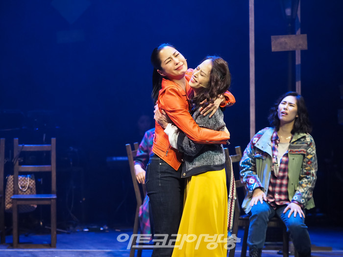 창작뮤지컬 '다시, 봄' 프레스콜(은옥 역 문희경, 성애 역 이연경, 승희 역 유미). 2023.03.15 사진 ⓒ아트코리아방송 이용선 기자​​