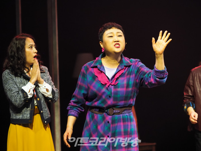 창작뮤지컬 '다시, 봄' 프레스콜(경아 역 구혜령, 연미 역 김현진). 2023.03.15 사진 ⓒ아트코리아방송 이용선 기자​​