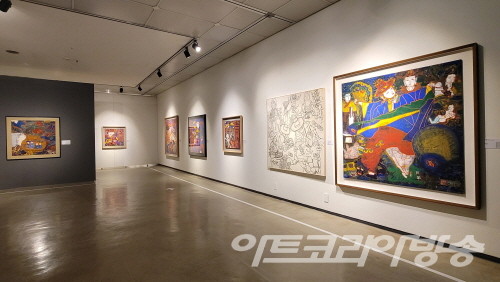 박생광 전시전경, 무속시리즈 [사진=예술의전당 한가람미술관]