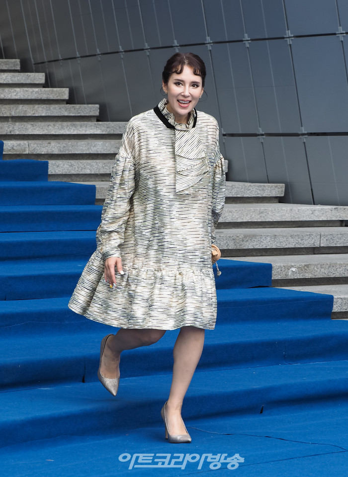 '2023 F/W 서울패션위크' 고미진 디자이너의 메종니카(MAISON NICA) 패션쇼 포토월(방송인 에바) 2023.03.19 사진 ⓒ아트코리아방송 이용선 기자​​