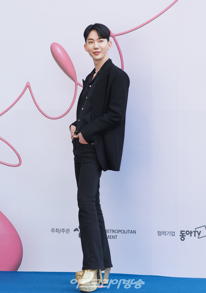 '2023 F/W 서울패션위크' 이상봉 디자이너의 이상봉(LIE SANG BONG) 패션쇼 포토월(조권) 2023.03.19 사진 ⓒ아트코리아방송 이용선 기자​​