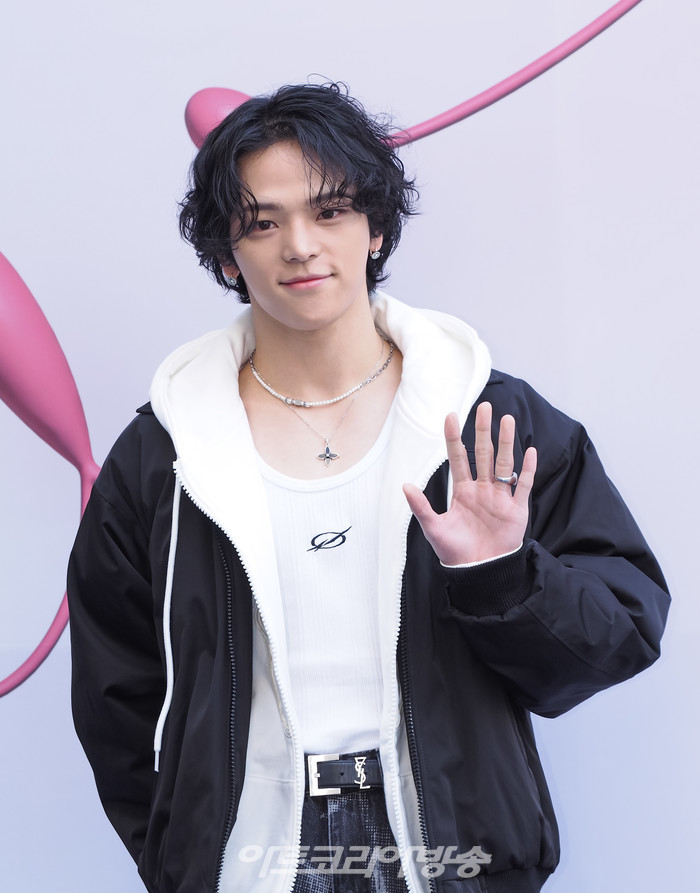 '2023 F/W 서울패션위크' 문정욱 디자이너의 낫이너프워즈 디어라이프(NOT ENOF WORDS DEARLIFE) 패션쇼 포토월(가수 김우진) 2023.03.18 사진 ⓒ아트코리아방송 이용선 기자​​