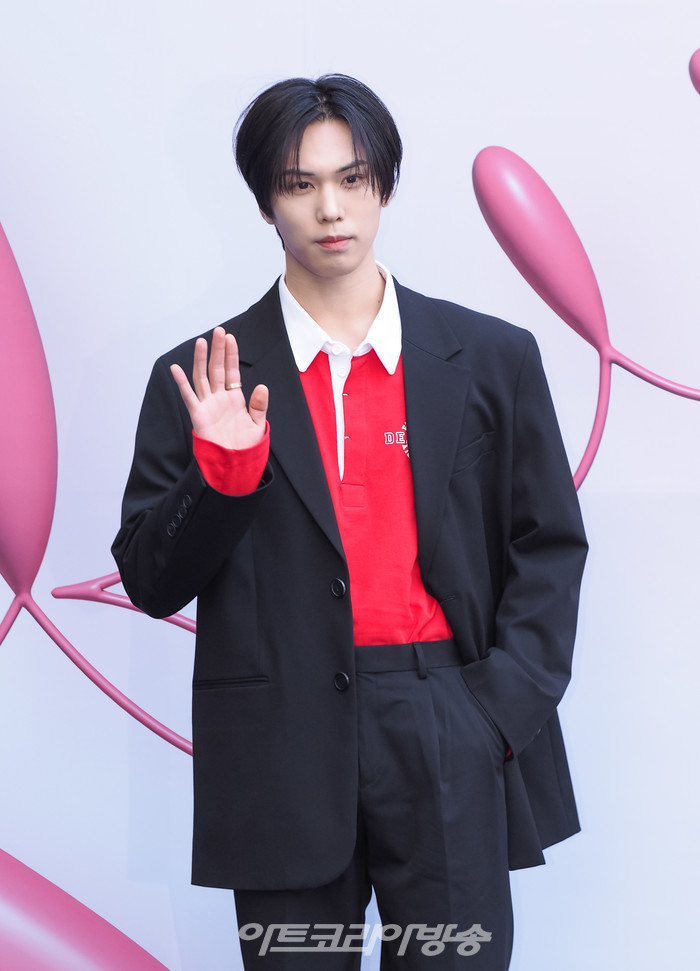 '2023 F/W 서울패션위크' 문정욱 디자이너의 낫이너프워즈 디어라이프(NOT ENOF WORDS DEARLIFE) 패션쇼 포토월(아스트로 라키) 2023.03.18 사진 ⓒ아트코리아방송 이용선 기자​​