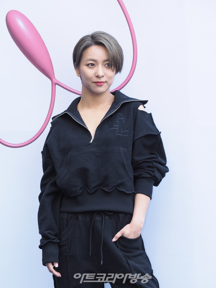 '2023 F/W 서울패션위크' 문정욱 디자이너의 낫이너프워즈 디어라이프(NOT ENOF WORDS DEARLIFE) 패션쇼 포토월(가수 루나) 2023.03.18 사진 ⓒ아트코리아방송 이용선 기자​​