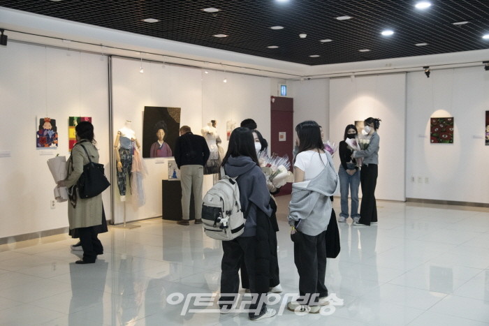 GSIS 13th Annual IB DP Art Exhibition