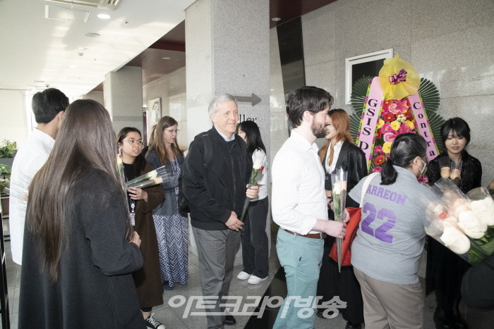 학교 선생님들 입장