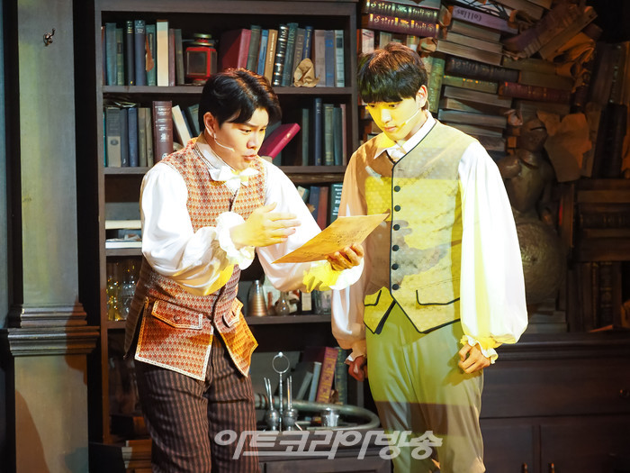 뮤지컬 '윌리엄과 윌리엄의 윌리엄' 프레스콜(윌리엄 사무엘 아일랜드 역 이경수, 윌리엄 헨리 아일랜드 역 김지웅) 2023.03.21 사진 ⓒ아트코리아방송 이용선 기자​​