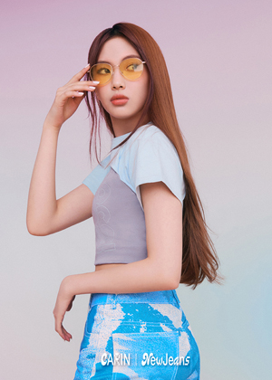아이웨어 카린(CARIN)의 전속모델 뉴진스 두 번째 화보. 제공 카린