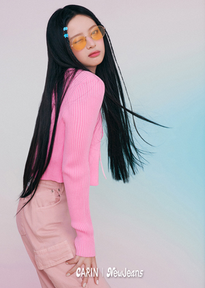 아이웨어 카린(CARIN)의 전속모델 뉴진스 두 번째 화보. 제공 카린