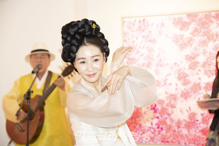 FLOWER DANCE '꽃춤 2023' 이범헌 개인전 오프닝 행사