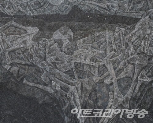 정용성 作_그대의 그대_캔버스에 종이,재,아크릴릭_153x123cm