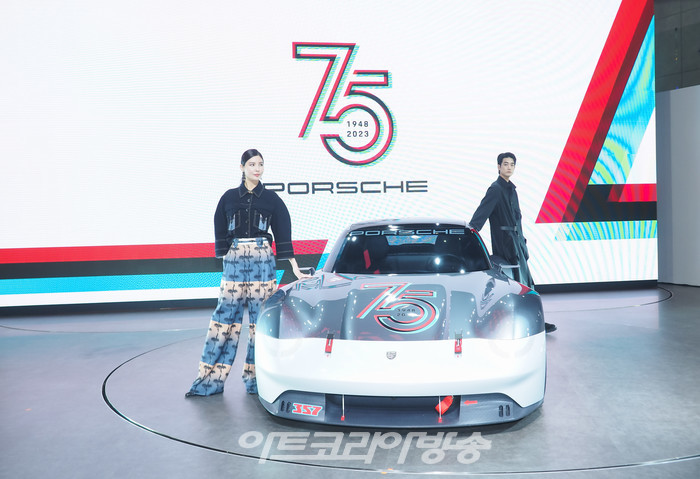 '2023 서울모빌리티쇼' 에서 아시아 최초로 '포르쉐 스포츠카 75 주년' 기념 디자인 스터디 '비전 357'를 공개했다. 2023.03.30 사진 ⓒ아트코리아방송 이용선 기자​​