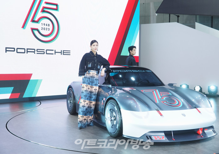 '2023 서울모빌리티쇼' 에서 아시아 최초로 '포르쉐 스포츠카 75 주년' 기념 디자인 스터디 '비전 357'를 공개했다. 2023.03.30 사진 ⓒ아트코리아방송 이용선 기자​​