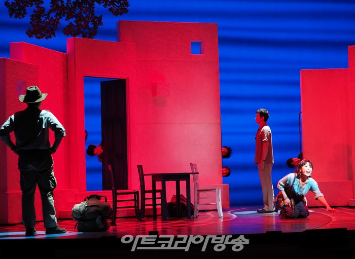 뮤지컬 '맘마미아!' 프레스콜(도나 역 신영숙, 샘 역 김정민, 해리 역 민영기, 빌 역 김진수) 2023.03.29 사진 ⓒ아트코리아방송 이용선 기자​​