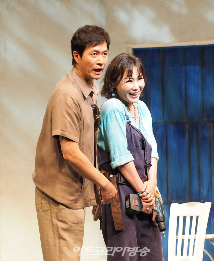 뮤지컬 '맘마미아!' 프레스콜(도나 역 신영숙, 샘 역 김정민, 해리 역 민영기, 빌 역 김진수) 2023.03.29 사진 ⓒ아트코리아방송 이용선 기자​​