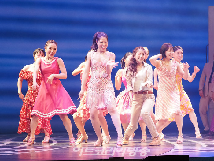 뮤지컬 '맘마미아!' 프레스콜(소피 역 김환희 외 앙상블) 2023.03.29 사진 ⓒ아트코리아방송 이용선 기자​​