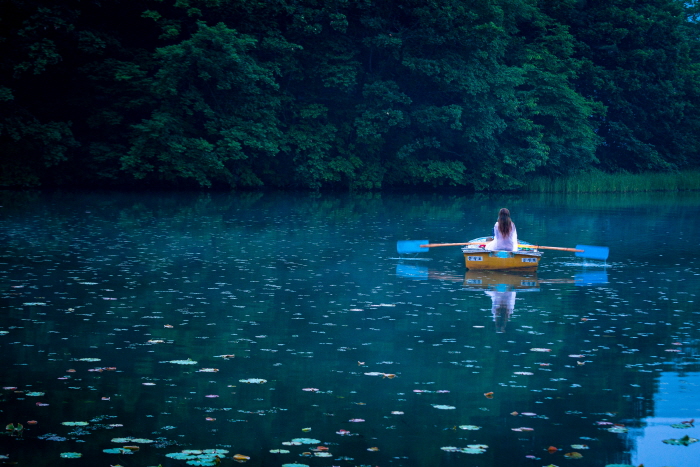 한용길 사진집 '그 자욱한 끌림 양수리 푸른 새벽, 빗장을 풀다’전