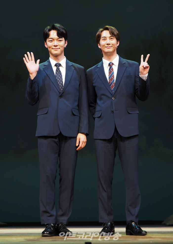 뮤지컬 '친정엄마' 프레스콜(사위 역 김도현, 김형준) 2023.04.04 사진 ⓒ아트코리아방송 이용선 기자​​