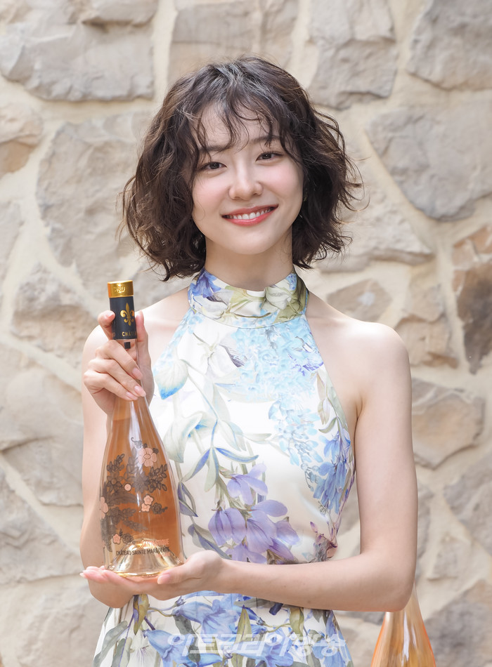페르노리카코리아의 로제 와인 브랜드 '심포니 메종 세인트 마거릿'과 '판타스티크 샤또 세인트 마거릿' 론칭 행사(배우 박지현) 2023.04.04 사진 ⓒ아트코리아방송 이용선 기자​​