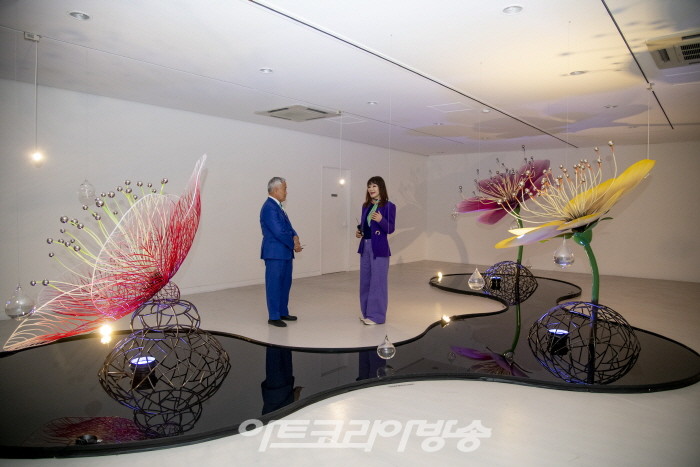 김성호 미술평론, 춤추는 정원 - ‘현실화된 유토피아’에서의 사랑-물의 정원