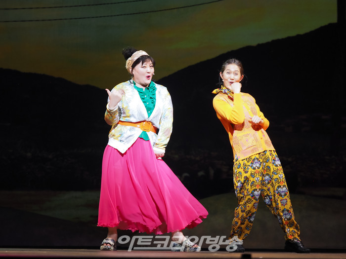 뮤지컬 '친정엄마' 프레스콜(엄마 역 정경순, 서울댁 역 박지아) 2023.04.04 사진 ⓒ아트코리아방송 이용선 기자​​