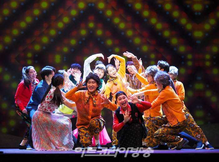 뮤지컬 '친정엄마' 프레스콜(엄마 역 정경순, 딸 역 현쥬니, 남편 역 김형준, 서울댁 역 박지아 외 앙상블) 2023.04.04 사진 ⓒ아트코리아방송 이용선 기자​​