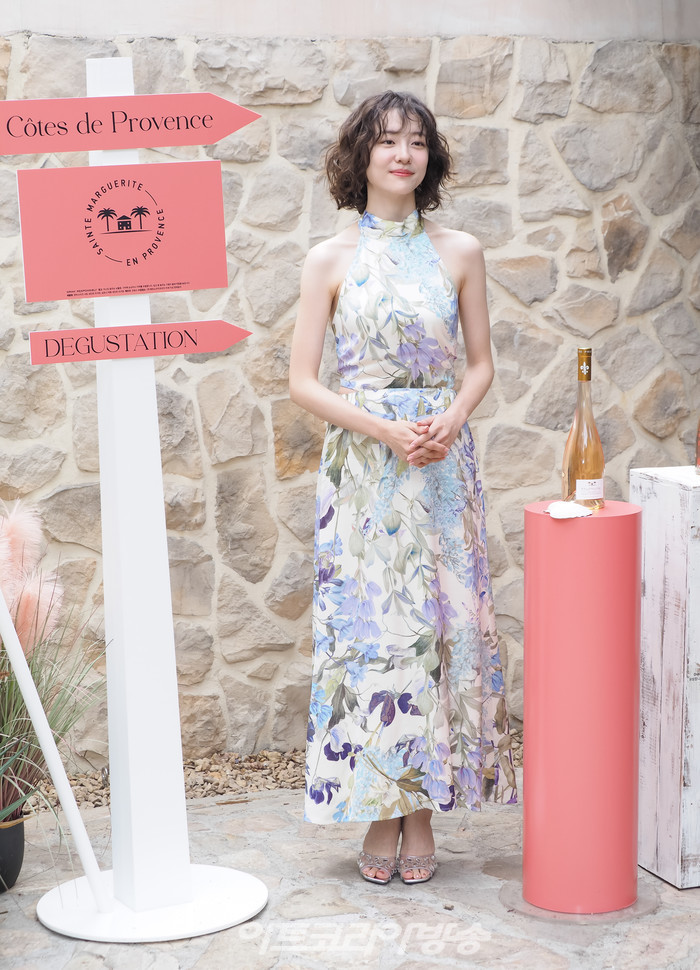 페르노리카코리아의 로제 와인 브랜드 '심포니 메종 세인트 마거릿'과 '판타스티크 샤또 세인트 마거릿' 론칭 행사(배우 박지현) 2023.04.04 사진 ⓒ아트코리아방송 이용선 기자​​