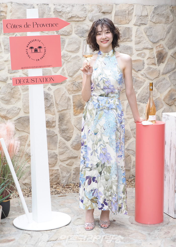 페르노리카코리아의 로제 와인 브랜드 '심포니 메종 세인트 마거릿'과 '판타스티크 샤또 세인트 마거릿' 론칭 행사(배우 박지현) 2023.04.04 사진 ⓒ아트코리아방송 이용선 기자​​