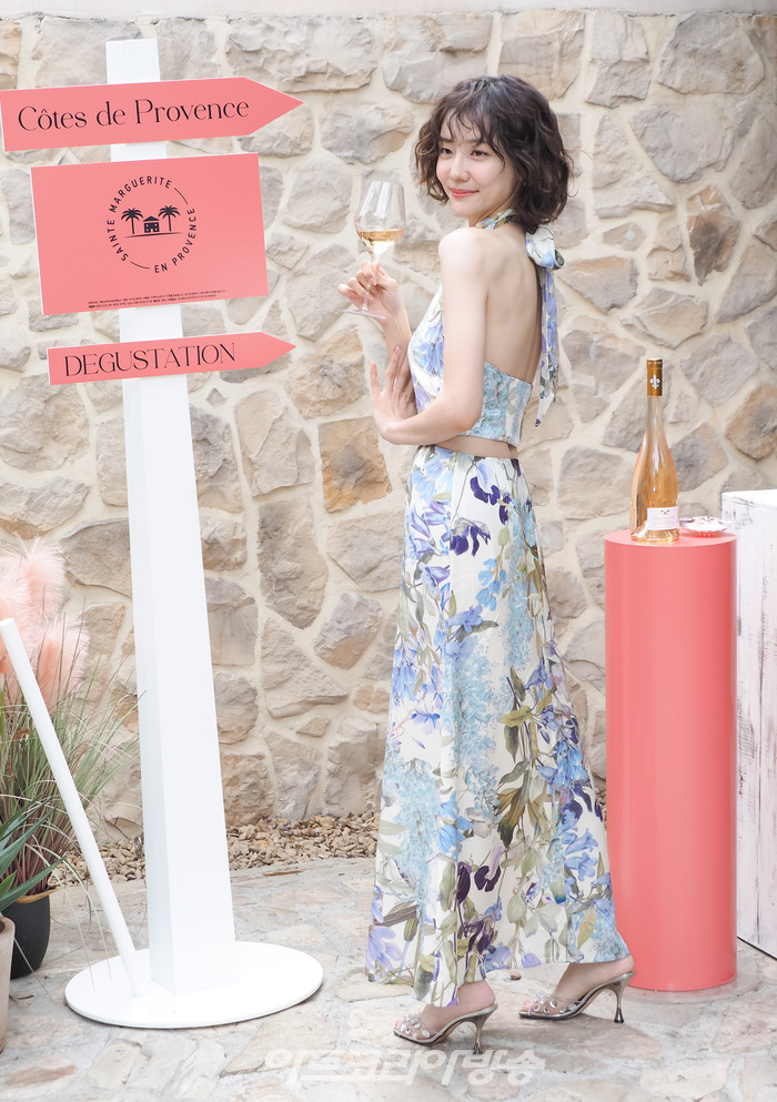페르노리카코리아의 로제 와인 브랜드 '심포니 메종 세인트 마거릿'과 '판타스티크 샤또 세인트 마거릿' 론칭 행사(배우 박지현) 2023.04.04 사진 ⓒ아트코리아방송 이용선 기자​​
