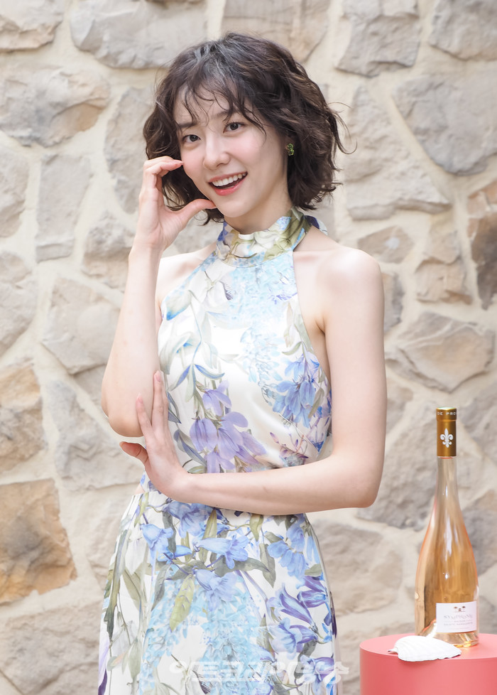 페르노리카코리아의 로제 와인 브랜드 '심포니 메종 세인트 마거릿'과 '판타스티크 샤또 세인트 마거릿' 론칭 행사(배우 박지현) 2023.04.04 사진 ⓒ아트코리아방송 이용선 기자​​