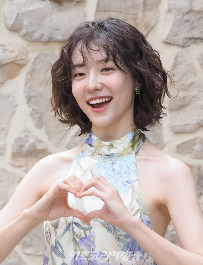 페르노리카코리아의 로제 와인 브랜드 '심포니 메종 세인트 마거릿'과 '판타스티크 샤또 세인트 마거릿' 론칭 행사(배우 박지현) 2023.04.04 사진 ⓒ아트코리아방송 이용선 기자​​