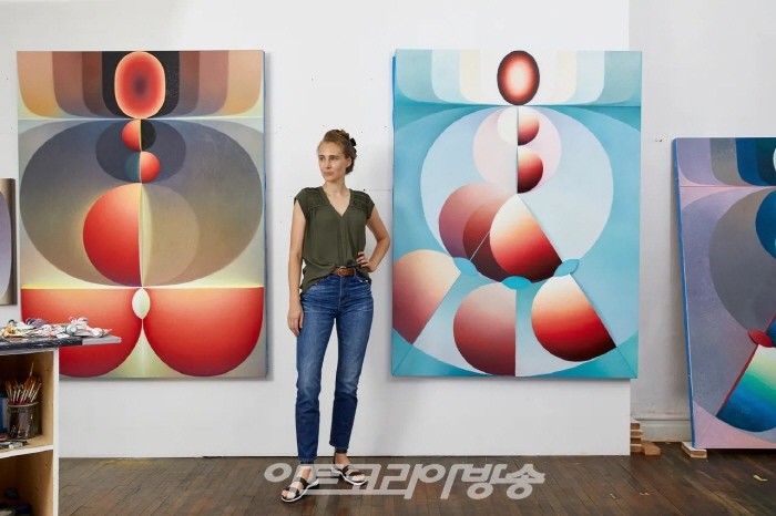 로이 홀로웰(Loie Hollowell)