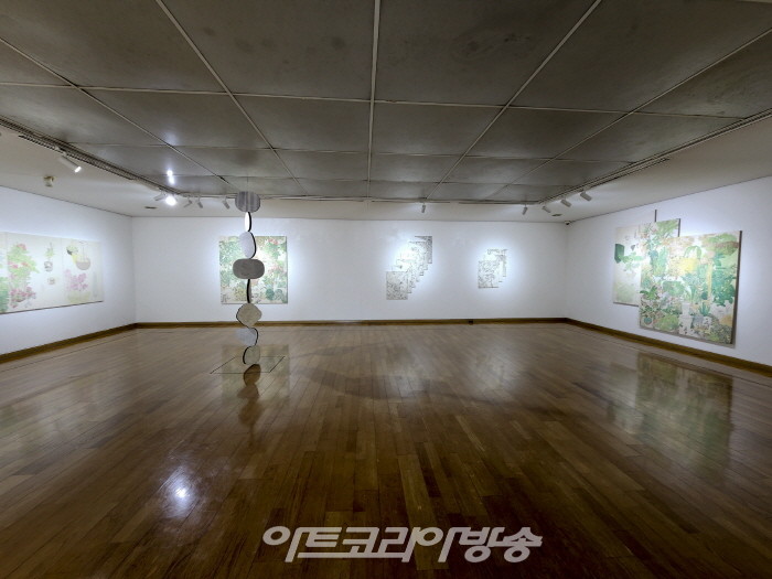 진민욱 개인전 '펼쳐지고 깊어지는 Unfolding and Deepening'