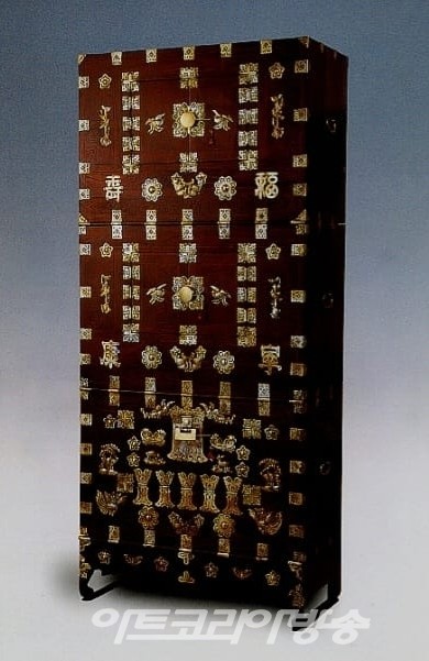 봉황백동 3층장 (조선시대)