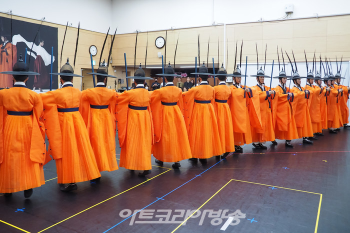 서울시 무용단의 '일무' 연습실 공개행사 무무(정대업지무) 시연. 2023.04.25 사진 ⓒ아트코리아방송 이용선 기자​