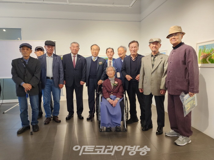 98세 정옥희 작품전 '자연의 풍경' 오프닝 행사