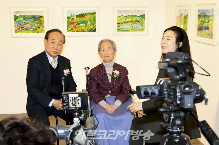 98세 정옥희 작품전 '자연의 풍경' 오프닝 행사