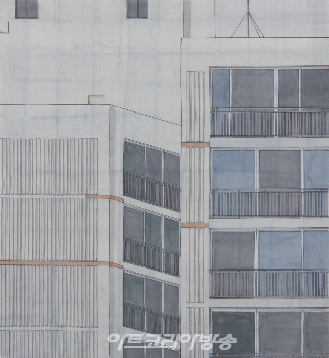 김희진, 분당 구축 1, 37.5x34.5cm, 비단에 수묵채색, 2020