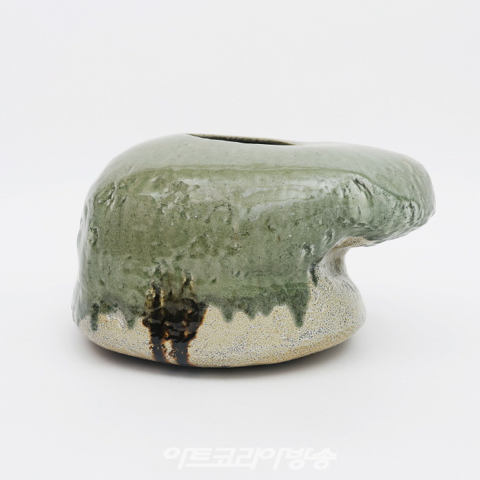 초록돌 Green Stone 소금가마, 1300℃ 소성 23×43×33cm, 2023