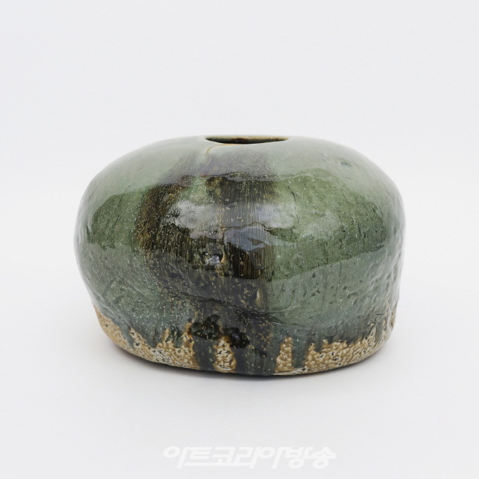 초록돌 Green Stone 소금가마, 1300℃ 소성 26×40×38cm, 2023