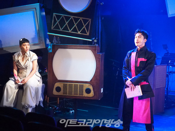 뮤지컬 '신이 나를 만들 때' 프레스콜(신 역 정다희, 호상 역 정찬호) 2023.04 28 사진 ⓒ아트코리아방송 이용선 기자​