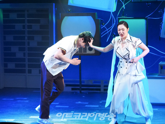 뮤지컬 '신이 나를 만들 때' 프레스콜(신 역 황한나, 악상 역 임진섭) 2023.04 28 사진 ⓒ아트코리아방송 이용선 기자​