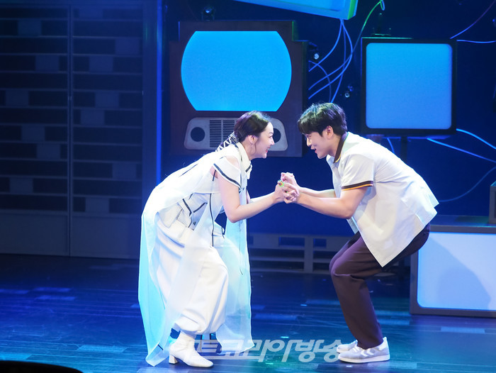 뮤지컬 '신이 나를 만들 때' 프레스콜(신 역 황한나, 악상 역 임진섭) 2023.04 28 사진 ⓒ아트코리아방송 이용선 기자​