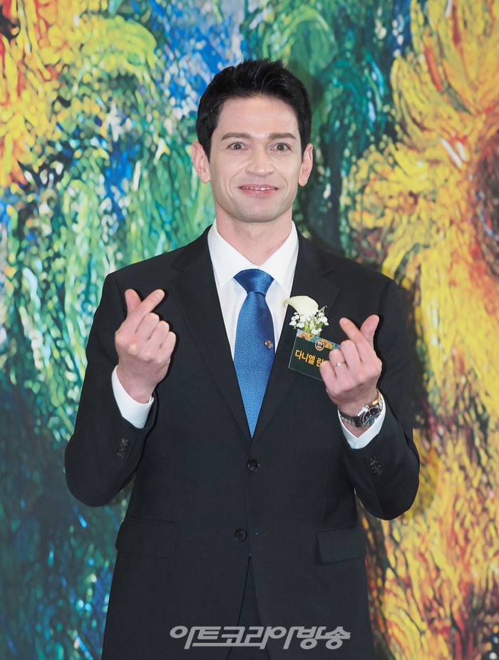 '2023 브랜드 고객 충성도 대상' 포토월 행사(다니엘 린데만) 2023.05.02 사진 ⓒ아트코리아방송 이용선 기자​