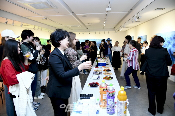 임선자 박사청구전 ‘From Below-아래로 부터’