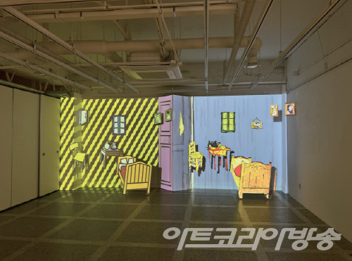 이수진 作_얼개_프로젝션 매핑_3840×1080px_2018