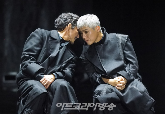 연극 '오셀로' 프레스콜(유태웅, 박호산) 2023.05.18 사진 ⓒ아트코리아방송 이용선 기자​