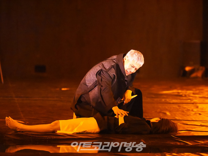 연극 '오셀로' 프레스콜(박호산, 이설) 2023.05.18 사진 ⓒ아트코리아방송 이용선 기자​