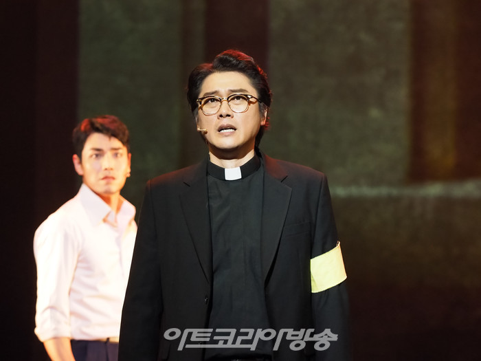 뮤지컬 '광주' 기자간담회(윤이건 역 김찬호, 오활사제 역 이동준). 2023.05.16 사진 ⓒ아트코리아방송 이용선 기자​