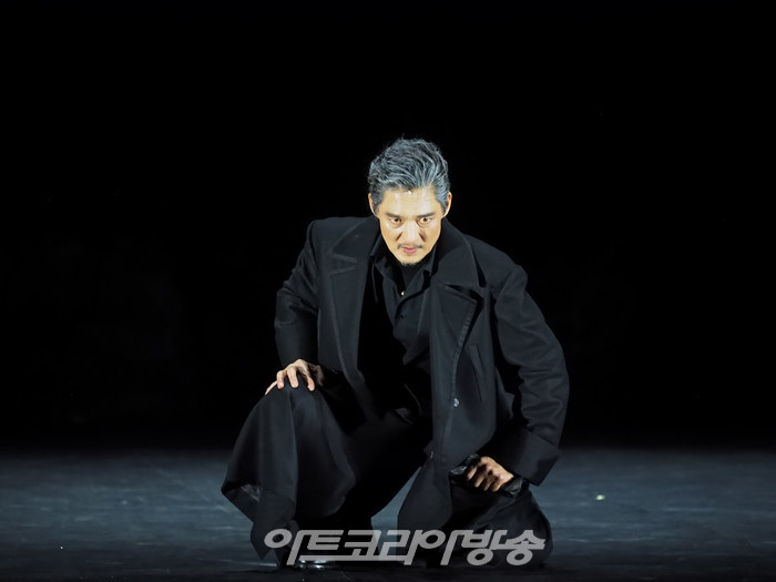 연극 '오셀로' 프레스콜(오셀로 역 유태웅, 이아고 역 손상규). 2023.05.18 사진 ⓒ아트코리아방송 이용선 기자​